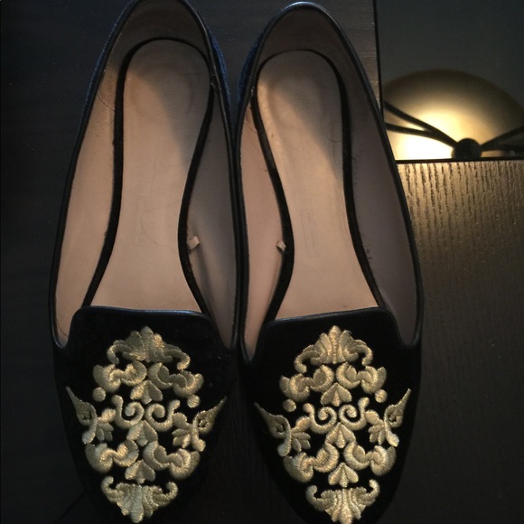 Zara Shoes - EUC Zara Gold Black Plush Velour Sewn Pattern Sz41